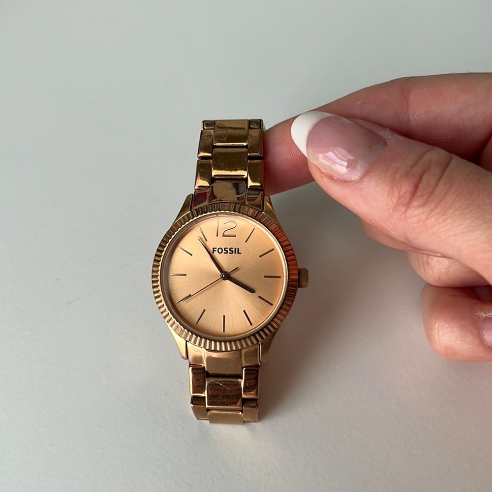 Rose gold women’s Fossil watch